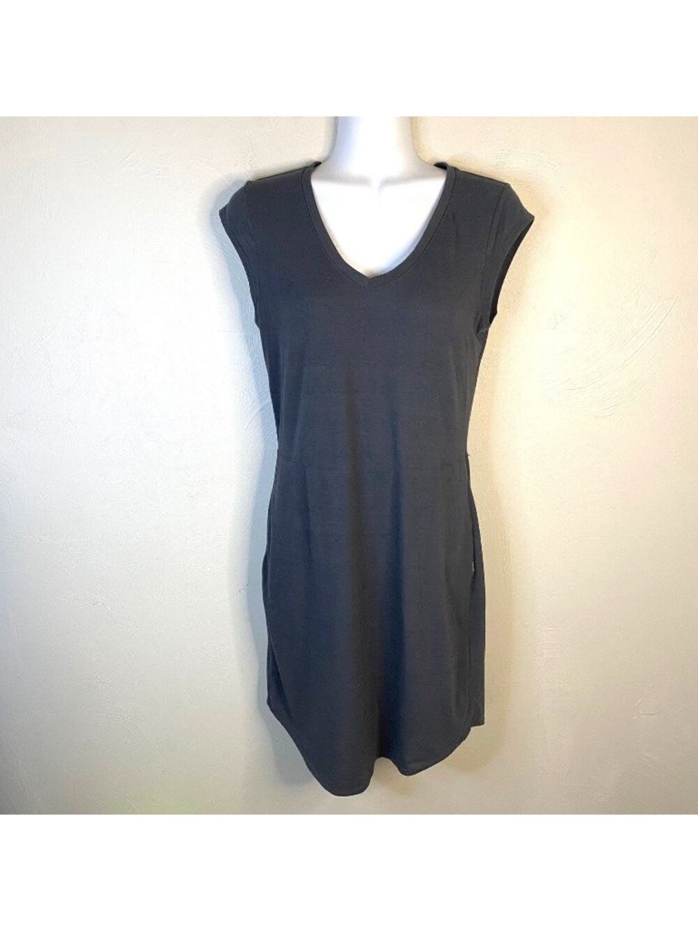 The North Face V-neck E Z T-shirt Dress Sz XS Gray Zip Pockets Outdoors Hiking - Picture 3 of 16